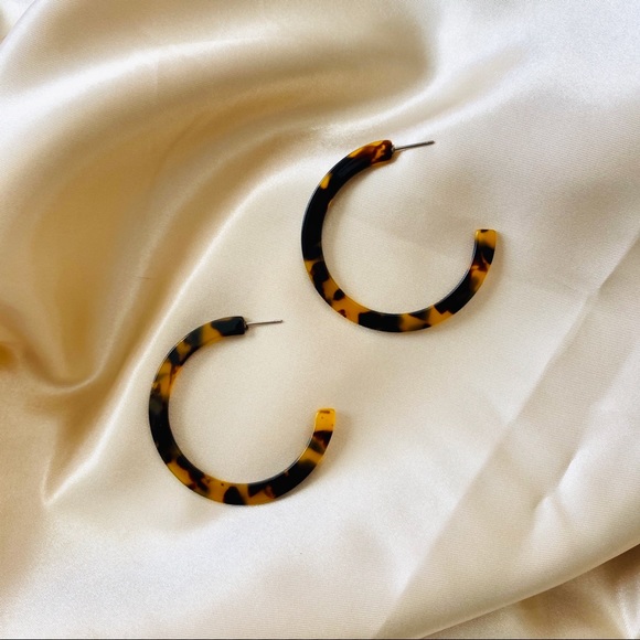 Tortoise Shell Hoop Earrings - Picture 2 of 9